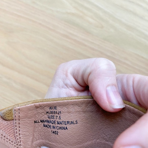 Women's Mixed Size/Brand  Lot of Four (4) Sandals Bundle sizes 7,7.5, & 8 - Picture 8 of 16